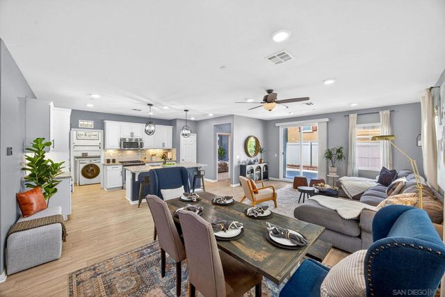 1254 White Oak, El Cajon, CA 92020