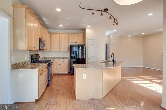 2468 LEYLAND RIDGE RD, Herndon, VA 20171