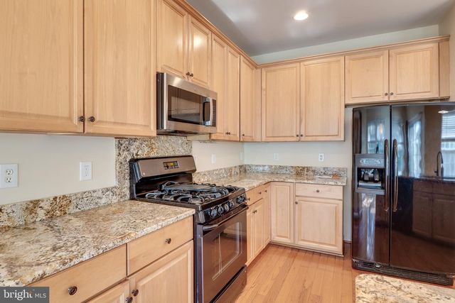 2468 LEYLAND RIDGE RD, Herndon, VA 20171