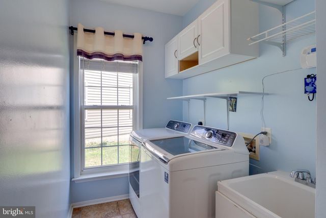 2468 LEYLAND RIDGE RD, Herndon, VA 20171