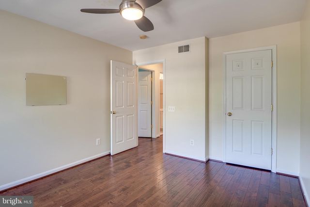 2468 LEYLAND RIDGE RD, Herndon, VA 20171