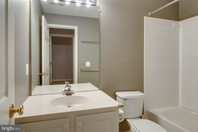 2468 LEYLAND RIDGE RD, Herndon, VA 20171