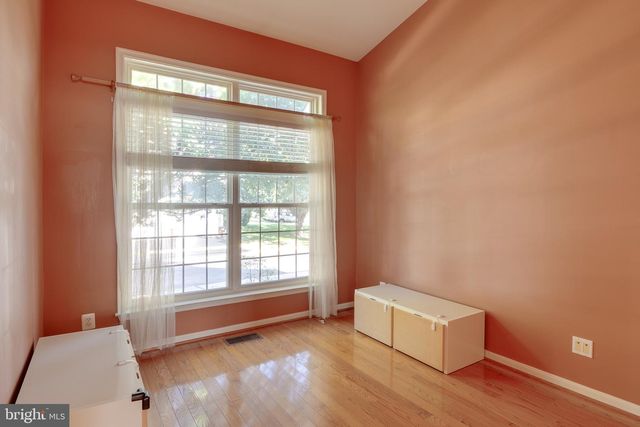 2468 LEYLAND RIDGE RD, Herndon, VA 20171