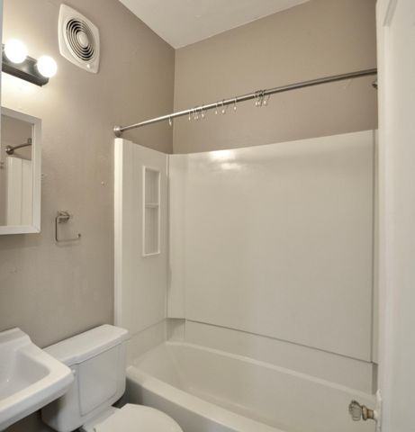 910 7th Street N, Fargo, ND 58102