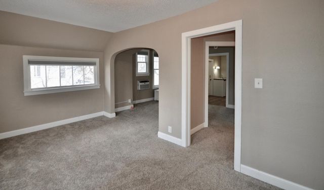 910 7th Street N, Fargo, ND 58102