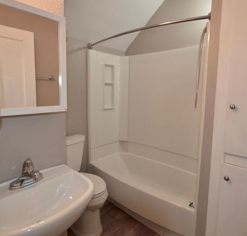 910 7th Street N, Fargo, ND 58102
