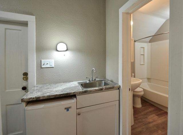 910 7th Street N, Fargo, ND 58102