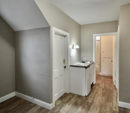 910 7th Street N, Fargo, ND 58102