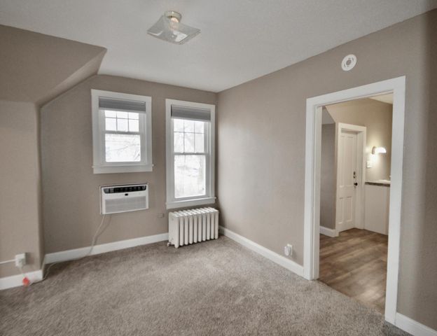 910 7th Street N, Fargo, ND 58102
