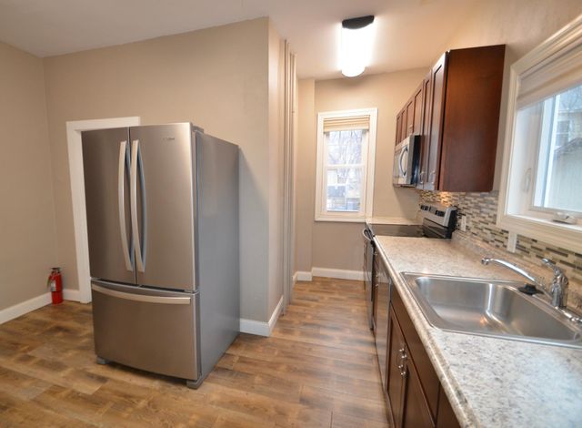 910 7th Street N, Fargo, ND 58102