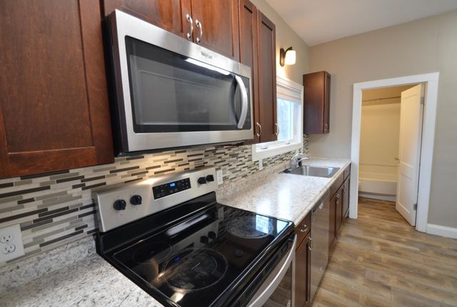 910 7th Street N, Fargo, ND 58102