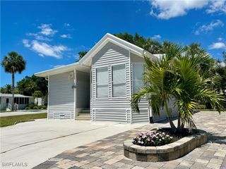 569 Bass LN 569, Naples, FL 34114