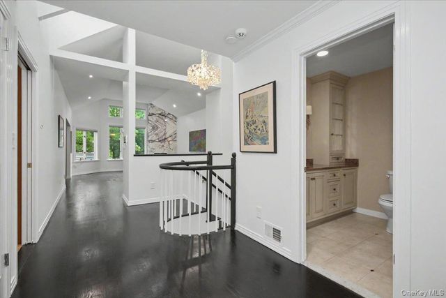 32 Beechwood Way, Briarcliff Manor, NY 10510