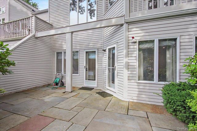 32 Beechwood Way, Briarcliff Manor, NY 10510