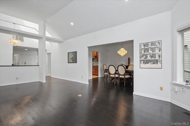 32 Beechwood Way, Briarcliff Manor, NY 10510