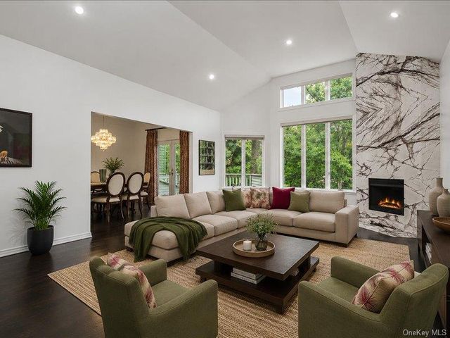 32 Beechwood Way, Briarcliff Manor, NY 10510