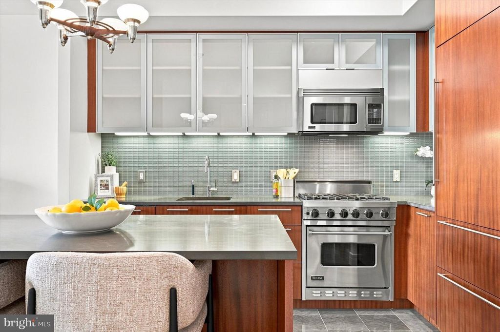 1414 S PENN SQ #12E, PHILADELPHIA, PA 19102 — exterior