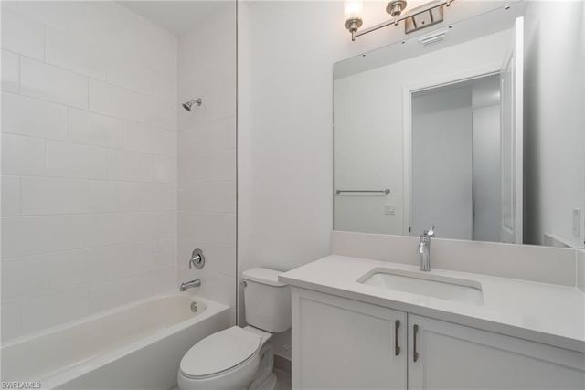 12750 Woodbury DR, Estero, FL 33928