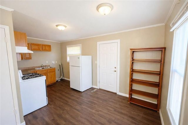 5622 E 39th Street, Kansas City, MO 64128