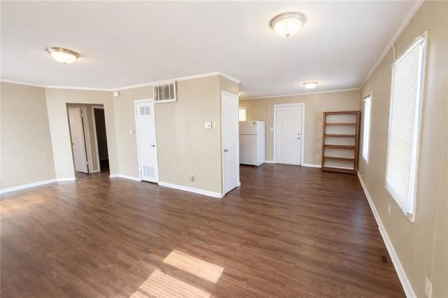 5622 E 39th Street, Kansas City, MO 64128