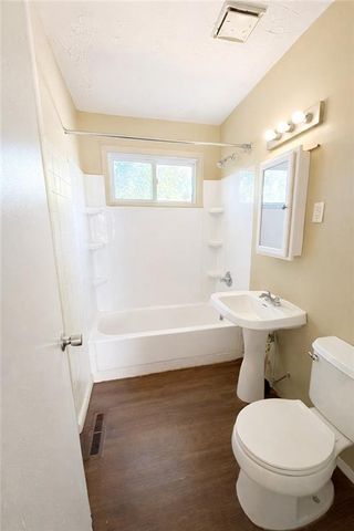 5622 E 39th Street, Kansas City, MO 64128