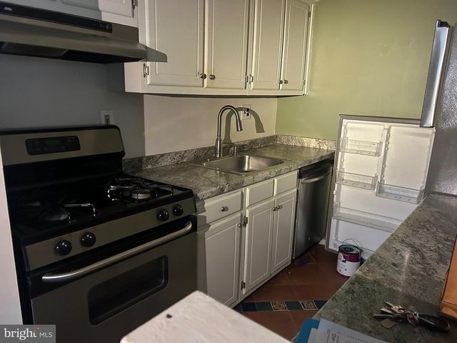 506 CORINTHIAN AVE, Essington, PA 19029