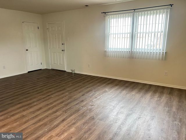 506 CORINTHIAN AVE, Essington, PA 19029