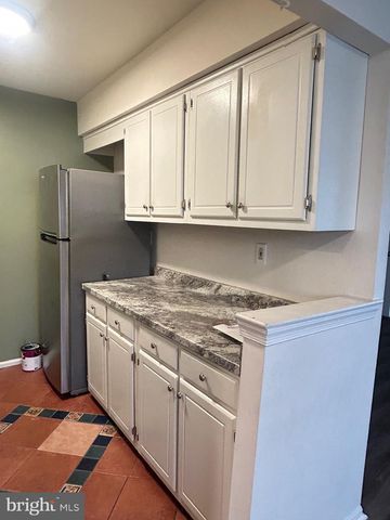 506 CORINTHIAN AVE, Essington, PA 19029