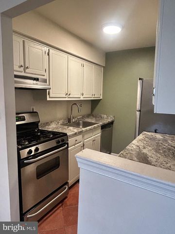 506 CORINTHIAN AVE, Essington, PA 19029