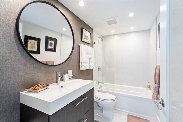 3233 NE 34th Street 1504, Fort Lauderdale, FL 33308