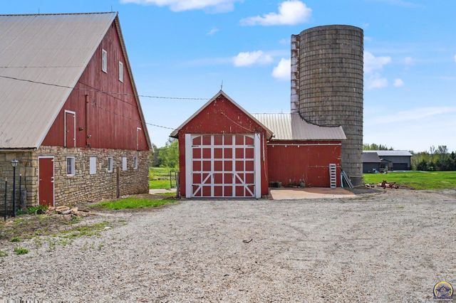 5131 SW Urish RD, Topeka, KS 66610