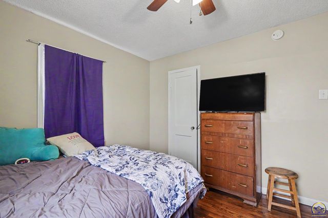 5131 SW Urish RD, Topeka, KS 66610