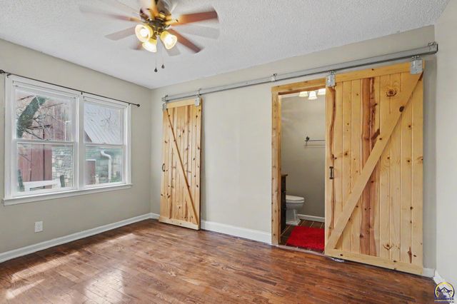 5131 SW Urish RD, Topeka, KS 66610