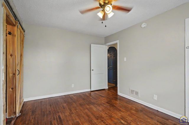 5131 SW Urish RD, Topeka, KS 66610