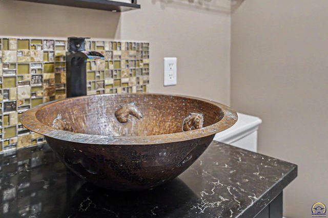 5131 SW Urish RD, Topeka, KS 66610