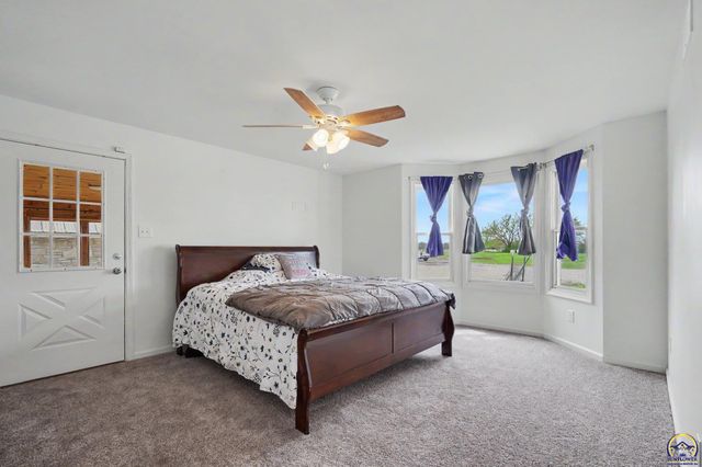 5131 SW Urish RD, Topeka, KS 66610