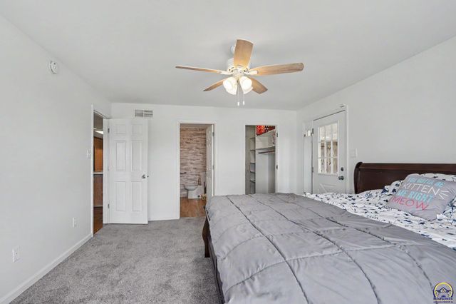 5131 SW Urish RD, Topeka, KS 66610