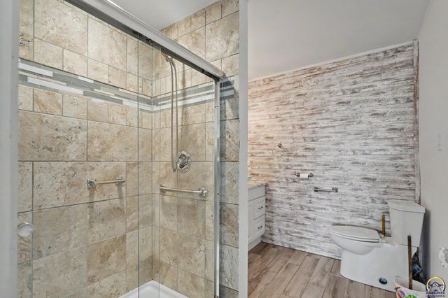 5131 SW Urish RD, Topeka, KS 66610