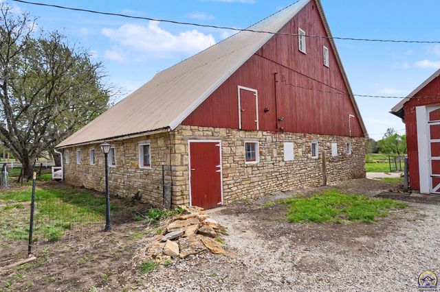 5131 SW Urish RD, Topeka, KS 66610