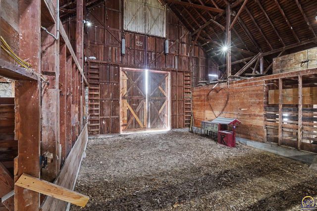 5131 SW Urish RD, Topeka, KS 66610