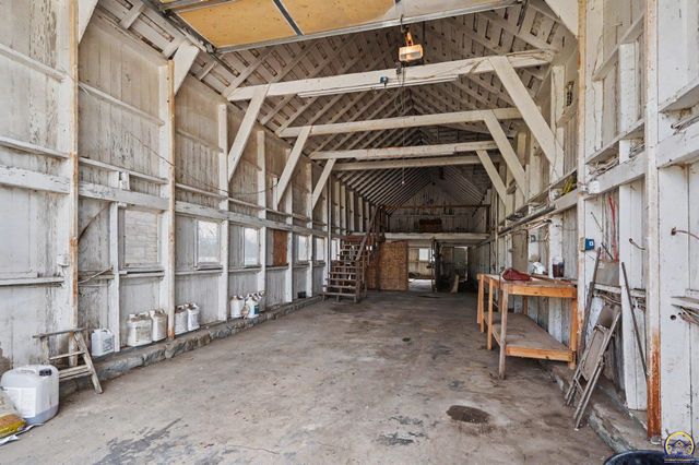 5131 SW Urish RD, Topeka, KS 66610