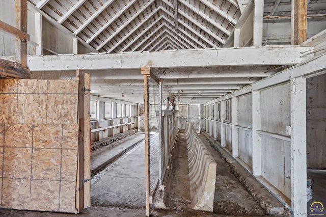 5131 SW Urish RD, Topeka, KS 66610