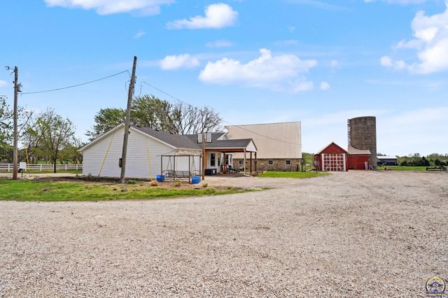 5131 SW Urish RD, Topeka, KS 66610