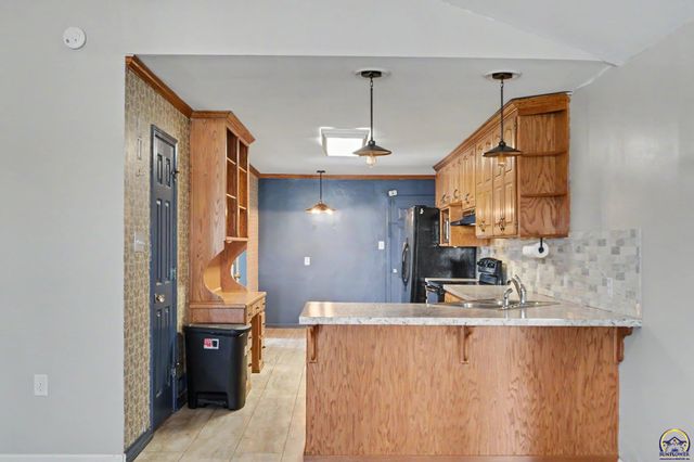 5131 SW Urish RD, Topeka, KS 66610