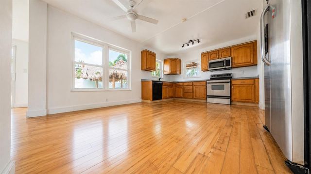 420 SE 4th Court, Pompano Beach, FL 33060