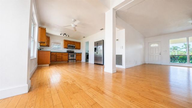 420 SE 4th Court, Pompano Beach, FL 33060