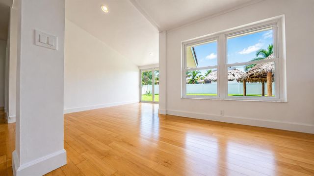 420 SE 4th Court, Pompano Beach, FL 33060