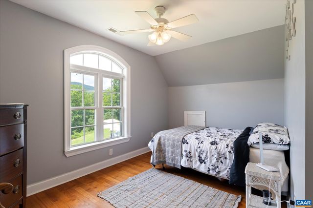 154 RIP RAP RD, Waynesboro, VA 22980