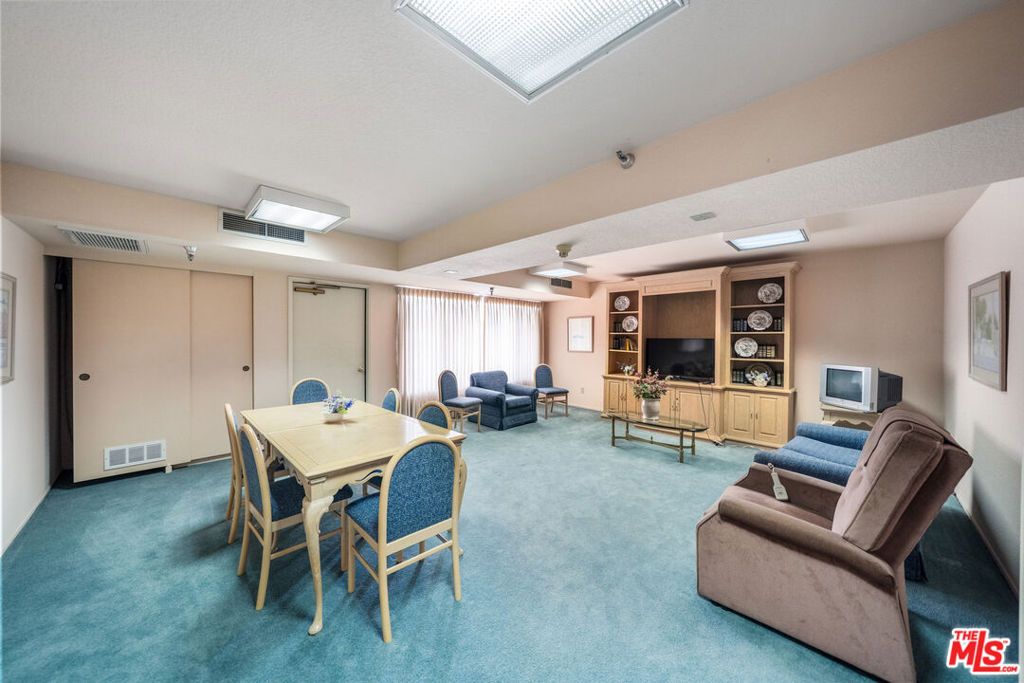 Image 10 of property listing at 11410 Dolan Avenue 341, Downey, CA 90241