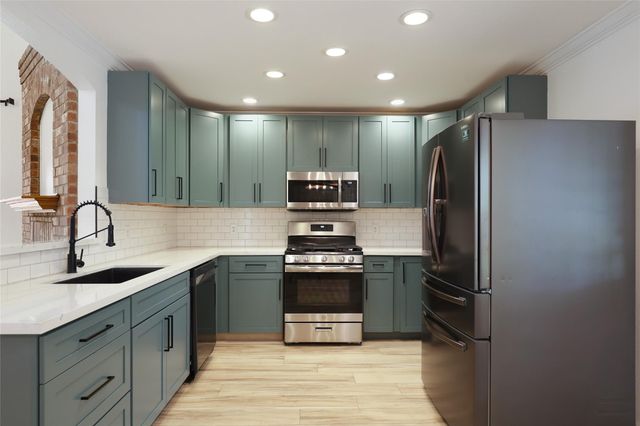 312 Washington Square DR, Leander, TX 78641